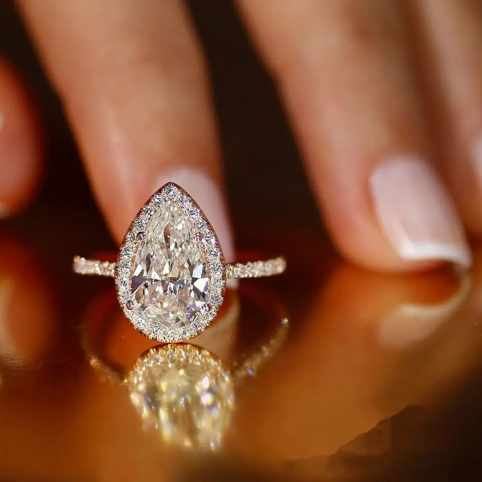 高級デザインリングジュエリービッグサイズクリスタルレディースキュービックジルコニアダイヤモンド洋ナシ形シルバーフィンガーリング結婚指輪