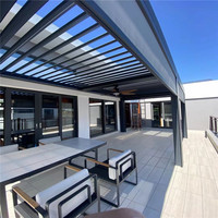Pergola motorisée de type 175 en aluminium, autoportante et imperméable, avec toit réglable, porte coulissante en verre, rideaux roulants pour patio