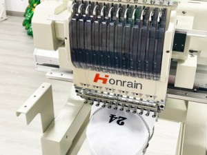 Máquina de Bordar HONRAIN de 9 Agujas y un Solo Cabezal, <span class=keywords><strong>Precio</strong></span> de Fábrica en China, <span class=keywords><strong>para</strong></span> Bordar Camisetas, Gorras y Ropa, <span class=keywords><strong>para</strong></span> Tiendas de Diseño - Product Image 4