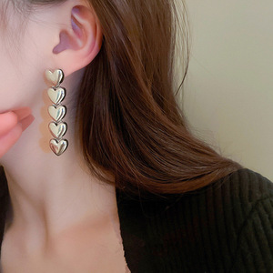 Orecchini a perno lunghi a cuore in metallo, gioielli da orecchio minimalisti chic in stile freddo per donna, da indossare tutti i giorni, per vacanze, feste, regalo - Product Image 4