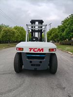 Chariot élévateur TCM de 10 tonnes, mât à 2 étages, fourches de 2 mètres, hauteur de levage de 4,5 mètres, équipé d'un moteur Isuzu