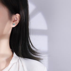 Bán buôn đồ trang sức S925 Bạc carbon cao kim cương màu hoa kho báu cổ điển hàng ngày Bông tai - Product Image 5