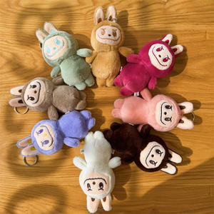 Botu en gros : Peluche Labubu mignonne, cadeaux de Noël, cadeaux pour enfants, pendentif de sac Labubu de <span class=keywords><strong>dessin</strong></span> <span class=keywords><strong>animé</strong></span>, jouet en peluche porte-clés pour machine à griffes pour poupée - Product Image 3