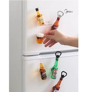 Ouvre-<span class=keywords><strong>bouteille</strong></span> multifonctionnel TikTok de style dessin animé tire-bouchon et ouvre-<span class=keywords><strong>bouteille</strong></span> de ménage créatif avec aimant de réfrigérateur en métal - Product Image 4