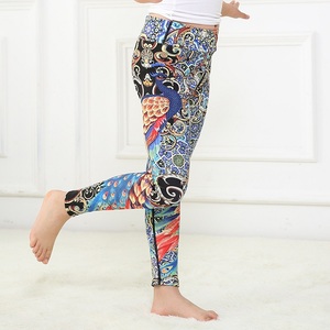 Artículos Pequeños de Venta Rápida, Leggings Estampados para Niñas, Pantalones de Yoga Ajustados en Sitios Web de Venta en China - Product Image 3