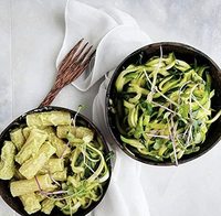 Penjualan Terbaik Vegan organik mangkuk Salad diukir pola bunga ramah lingkungan pernis kelapa mangkuk dipoles gaya desain antik