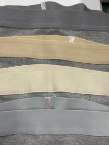 Máquina de Coser Plana Automática RONMACK RM-600D-33AC/PUT/RP con Cuchilla Derecha, Triple Motor y Engranajes para Fábrica de Ropa - Product Image 3