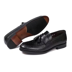 Chaussures élégantes de haute qualité pour hommes, chaussures rétro en cuir de vache gaufré motif serpent, chaussures de mariage à enfiler, <span class=keywords><strong>mocassins</strong></span> à pampilles pour hommes - Product Image 3