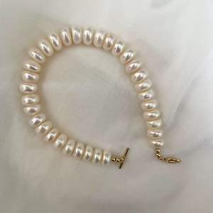 Thanh lịch người nổi tiếng phong cách nước ngọt Ngọc Trai <span class=keywords><strong>Cuff</strong></span> Vòng đeo tay với bàn tính hình phẳng hạt và thép titan OT <span class=keywords><strong>Clasp</strong></span> cho phụ nữ - Product Image 3