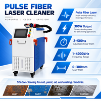 Nettoyeur laser à fibre pulsée industriel 200W 300W 500W refroidi par air, système portable 2D pour le nettoyage des peintures oxydées et des surfaces