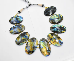 Collier en Labradorite de style bohème classique avec motif de boule de mise en page de pierres précieuses nouvelle chaîne de brin de collier de perles chic pour les fêtes - Product Image 2