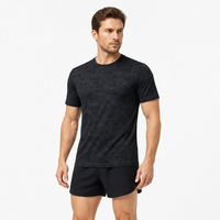 T-shirt de sport pour homme, coupe ajustée, col rond, manches courtes, respirant, séchage rapide, design OEM texturé, idéal pour la course à pied, la gym et l'entraînement.