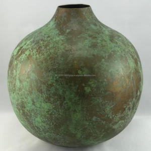 ตกแต่งรอบกระถางดอกไม้สีเขียว Patina - Product Image 3
