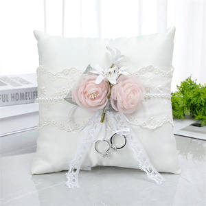 Cuscino Portafedi Nuziali in Stile Romantico Occidentale, Bianco con Fiori Artificiali e <span class=keywords><strong>Piume</strong></span>, 20x20cm, Porta Anelli Quadrato per la <span class=keywords><strong>Sposa</strong></span> - Product Image 5
