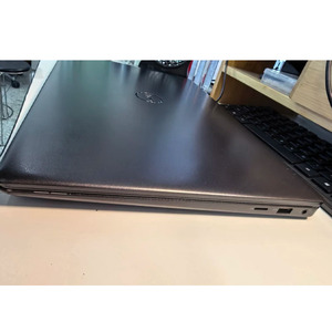 Portátil Empresarial 7590 de 15.6 Pulgadas (95% Nuevo) - 9.ª Generación I7 / 8GB RAM 256GB SSD N-VI-DIA GTX1650 4GB I7 Portátil Empresarial I - Product Image 1