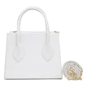 Bolso Bandolera para Mujer Fana, Blanco, de Nailon, con Cadena Decorativa, Cierre de Cremallera, Asa Única, Bolso de Hombro Moderno para Uso Diario - Product Image 1