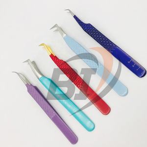 Pinzas de extensión de pestañas de acero inoxidable de grado profesional personalizadas al por mayor agarre fuerte sostenible punta puntiaguda recubierta de color - Product Image 1