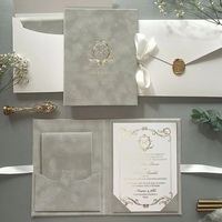 Ensemble d'invitations de mariage de luxe faites à la main en velours et acrylique avec texte personnalisé, dorure à chaud et sceau de cire, enveloppes épaisses