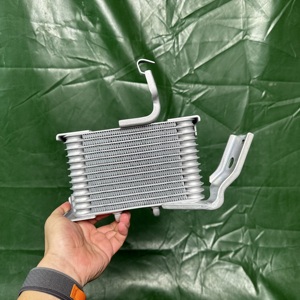 <span class=keywords><strong>Radiateur</strong></span> d'<span class=keywords><strong>huile</strong></span> 32910-F6010 d'occasion pour Lexus NX 2021 - Product Image 5