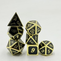Ensemble de dés polyédriques en métal écologique, émail noir, bordure dorée, dés DND, 7 pièces, dés de jeu de table RPG, logo personnalisé, poids équilibré