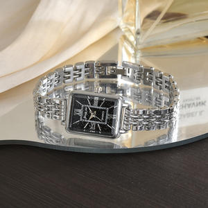 Reloj Digital Deportivo Ovalado de Moda con Estilo Nuevo, Caja de Aleación, Correa de Acero, Función de Alarma, Diseño Unisex - Product Image 4