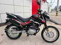Moto d'occasion économique Haojue NK150 150cc à refroidissement par air, haute garde au sol pour la conduite urbaine et sur routes accidentées
