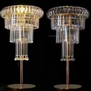 Decoración de mesa de lujo moderna, centro de mesa de cristal dorado con soporte de metal para flores, para eventos y fiestas. - Product Image 1