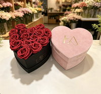Boîte d'emballage pour fleurs en carton recyclé en forme de cœur en velours noir rose clair avec gaufrage, boîte d'emballage personnalisée