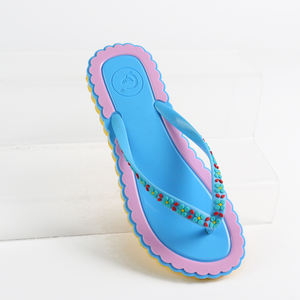 Magnifiques babouches, sandales de plage, pantoufles de marche pour femmes, tongs de mode d'extérieur pour femmes - Product Image 4