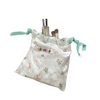 Sac de rangement à cordon en forme d'ours en peluche de dessin animé en stock, sac de maquillage, sac pour articles divers, sac de voyage pour rouge à lèvres