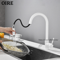 Robinet de cuisine classique en laiton à montage sur plan avec douchette extractible, eau chaude et froide, pour hôtels, de l'usine de Kaiping