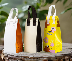 Sacs isothermes personnalisés de qualité alimentaire pour plats à emporter avec logo imprimé sur non-tissé et feuille d'aluminium, emballage traiteur OEM - Product Image 6