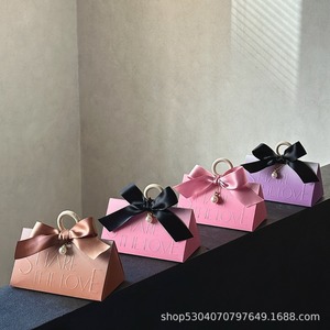 <span class=keywords><strong>Caja</strong></span> de <span class=keywords><strong>dulces</strong></span> triangular morada <span class=keywords><strong>con</strong></span> diseño degradado en relieve, nueva, color café <span class=keywords><strong>con</strong></span> leche, estilo nicho, explosión de colores, <span class=keywords><strong>caja</strong></span> china. - Product Image 1