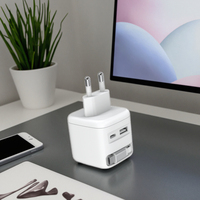 Pengisi daya Cepat portabel 65W GaN, pengisi daya Cepat 3 Port 2 tipe-c 1 USB dipasang di samping dapat ditarik untuk ponsel untuk Ipad Laptop
