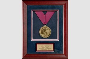 Vente en gros de médailles sportives suspendues personnalisées de style rectangulaire, modèle PJ ZY, cadre en bois 16*9, fabriqué sur mesure à Zhejiang, Chine - Product Image 6