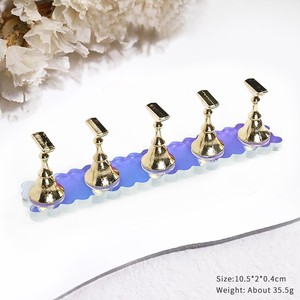 ZHI JIA Aurora - Soporte Magnético Acrílico Iridiscente 3D para Uñas, Diseño Profesional, Forma de Nube con Ondas de Agua, Color Dorado - Product Image 5