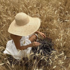 フランスのヴィンテージ風つば広ラフィア麦わら帽子、手編みラウンドクラウン、夏のビーチ旅行写真撮影用、屋外日よけ帽子 - Product Image 3