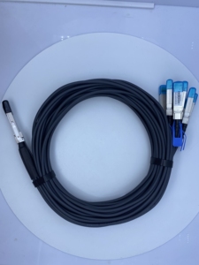 Cable de Conexión Directa Pasivo de Cobre QDD-8X-200G-PCUXX de 0.5m, 200G QSFP-DD a 8 x 25G SFP28 DAC - Product Image 5