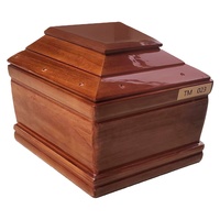 Suministros funerarios Fabricantes de fábrica Estilo europeo Urna de madera personalizada con tamaño personalizado y patrón de grabado Ataúdes de madera