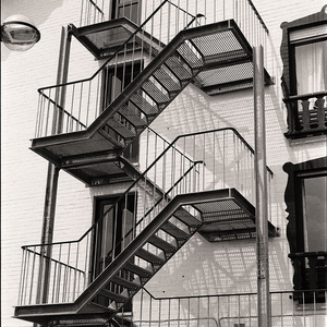 <span class=keywords><strong>Escalier</strong></span> Prima robuste à marches longues et droites en métal, surface antidérapante, main courante sécurisée <span class=keywords><strong>pour</strong></span> les escaliers des bâtiments commerciaux et des espaces publics - Product Image 2