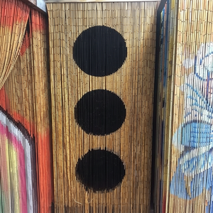 Persianas enrollables a prueba de viento con cuentas de bambú natural, divisor de habitación personalizable incorporado para puertas, suministro sostenible al por mayor - Product Image 1