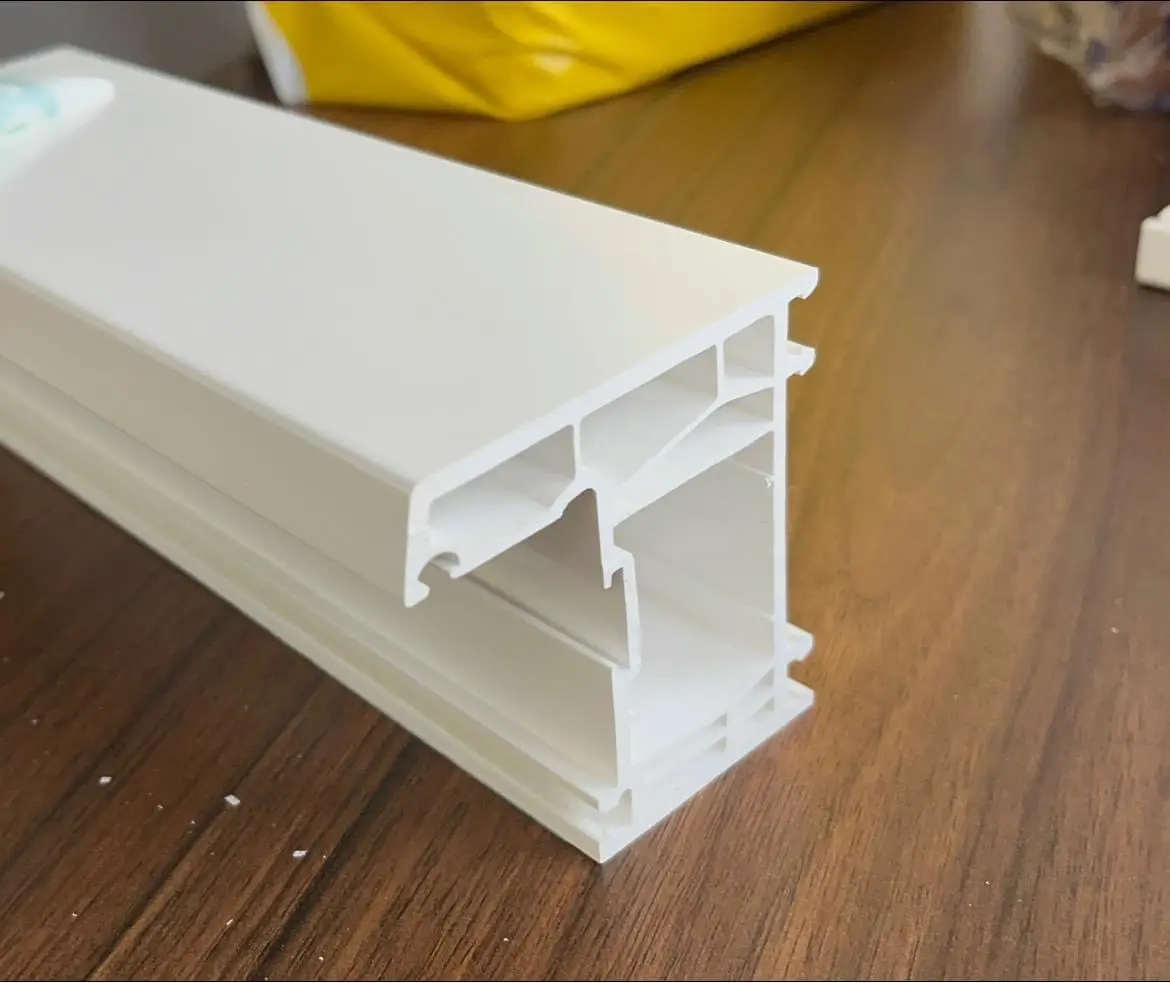 โปรไฟล์ upvc สำหรับ Windows โปรไฟล์ PVC 70มม. ผู้ผลิตโปรไฟล์พีวีซีหน้าต่างโปรไฟล์ upvc กรอบประตู