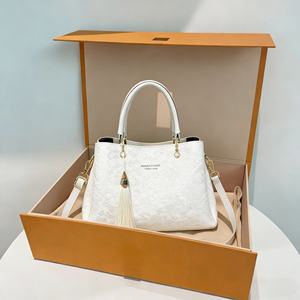 Sac à main de luxe de créateur en cuir véritable, sac à bandoulière unique - Product Image 1