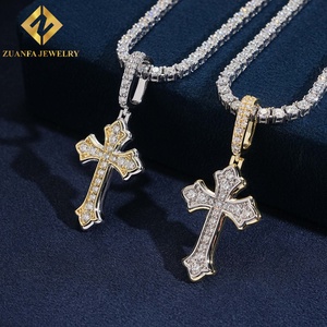 Pendentif Croix en Argent 925 Plaqué Or, Sertissage Micro-Pavé de Diamants de Laboratoire Taille Ronde Brillante, Bijou Hip Hop Unisexe Religieux - Product Image 2