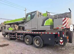 פתרון יעיל לכל סוגי השטח, מנוף זחלי קומפקטי <span class=keywords><strong>30</strong></span> טון עם זרוע טלסקופית 42 מטר דגם ZTC300V532 לעבודה במקומות צרים - Product Image 4