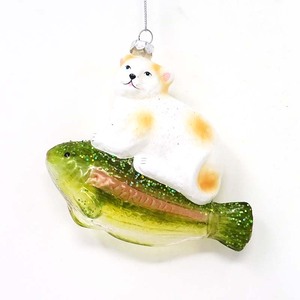 Vente en gros de fournitures de décoration de Noël plantes en verre pendentif <span class=keywords><strong>chat</strong></span> blanc assis sur le poisson - Product Image 1