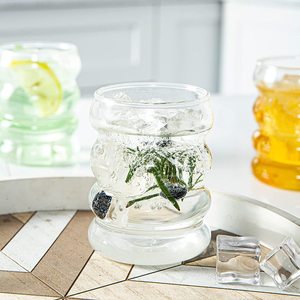 Copo de Café e Leite em Vidro Soprado Artesanalmente com Design de Lagarta Estriada de Alta Estética, Lindo Design Espiral Torcido - Product Image 3