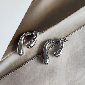 Boucles d'oreilles pendantes minimalistes en cuivre plaqué or blanc, style français, polyvalentes, simples et élégantes pour tous les jours - Product Image 5