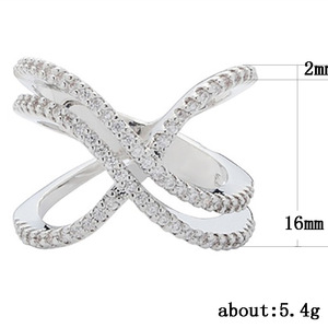 Anello da Donna con Zirconi a Forma di X Intrecciata Multiriga, Gioiello Trendy per Uso Quotidiano e Feste, Idea Regalo - Product Image 3