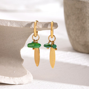 Pendientes de hebilla de oreja de pluma dorada <span class=keywords><strong>con</strong></span> hoja de piedra Natural de acero inoxidable Vintage estilo de <span class=keywords><strong>aro</strong></span> <span class=keywords><strong>con</strong></span> Jade como piedra principal - Product Image 4